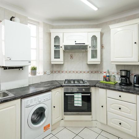 Private Double Room Shared Bathroom Near City Centre Londres Exterior foto