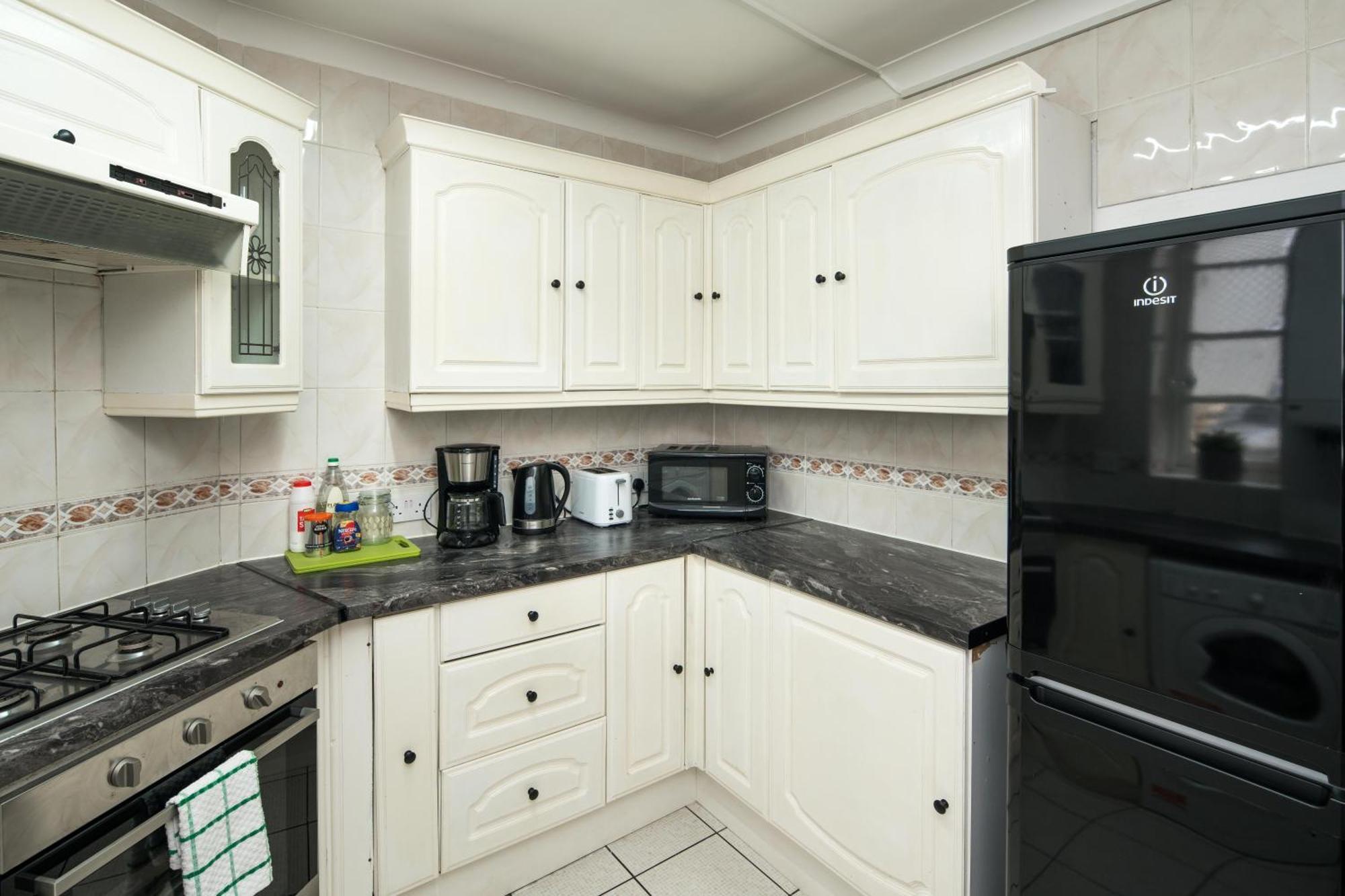 Private Double Room Shared Bathroom Near City Centre Londres Exterior foto